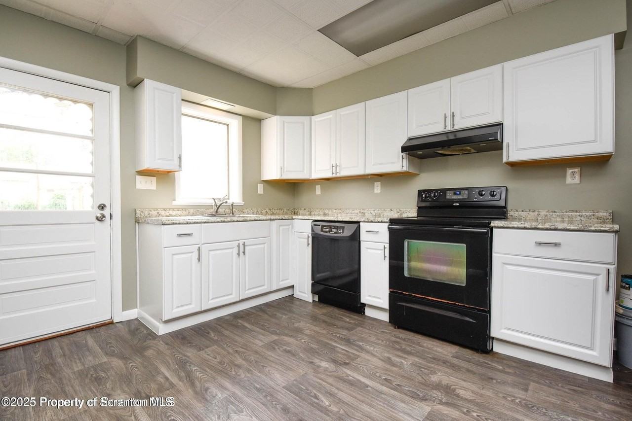 1225 S Irving Ave - Photo 7 of 21