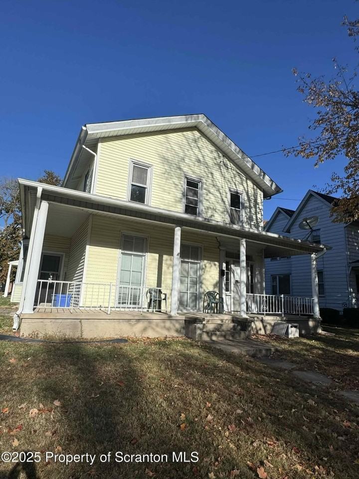 1721 N Sumner Ave - Photo 3 of 16