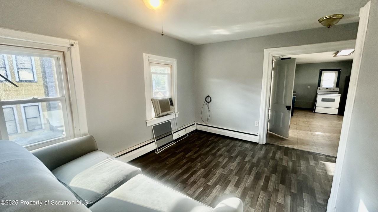 5893 High Street - Photo 6 of 13