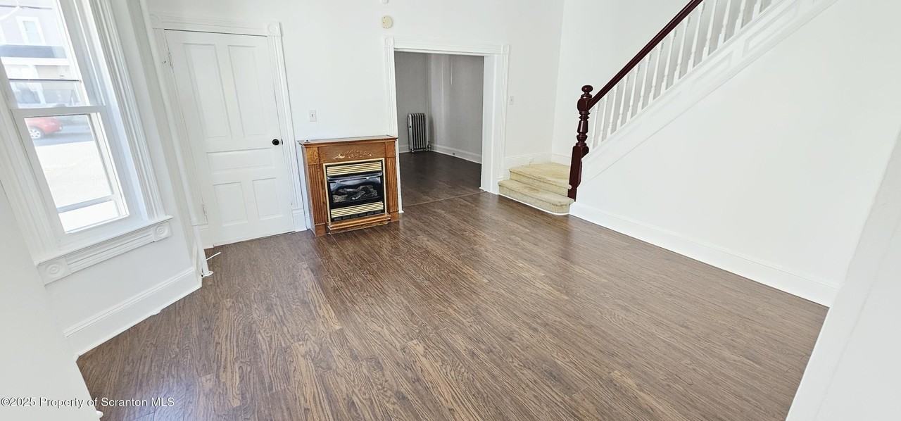 126 S Rebecca Ave - Photo 2 of 25