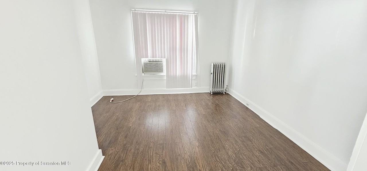 126 S Rebecca Ave - Photo 5 of 25