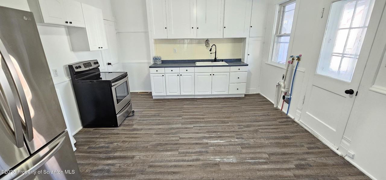 126 S Rebecca Ave - Photo 7 of 25