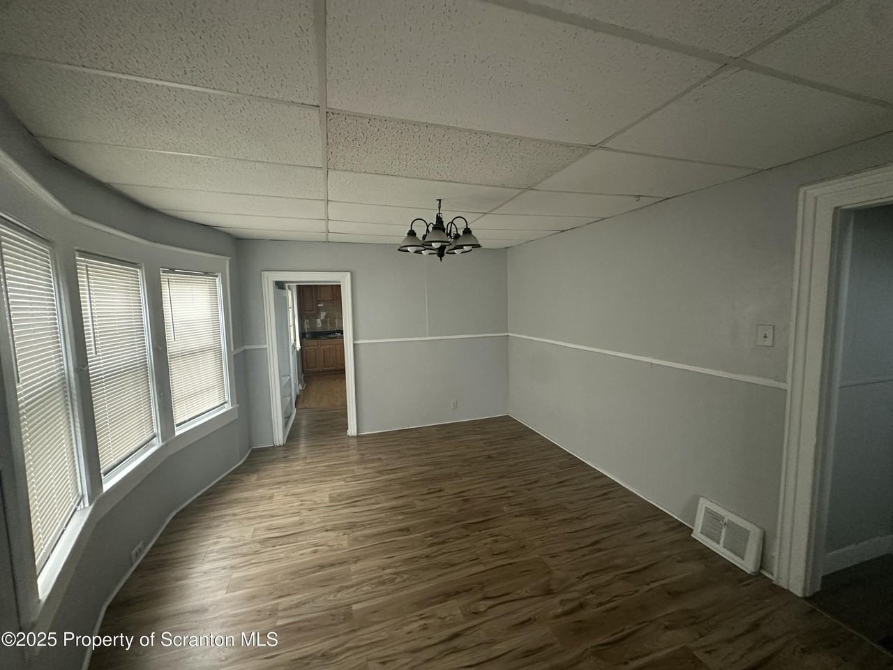 119 Center Avenue - Photo 5 of 18