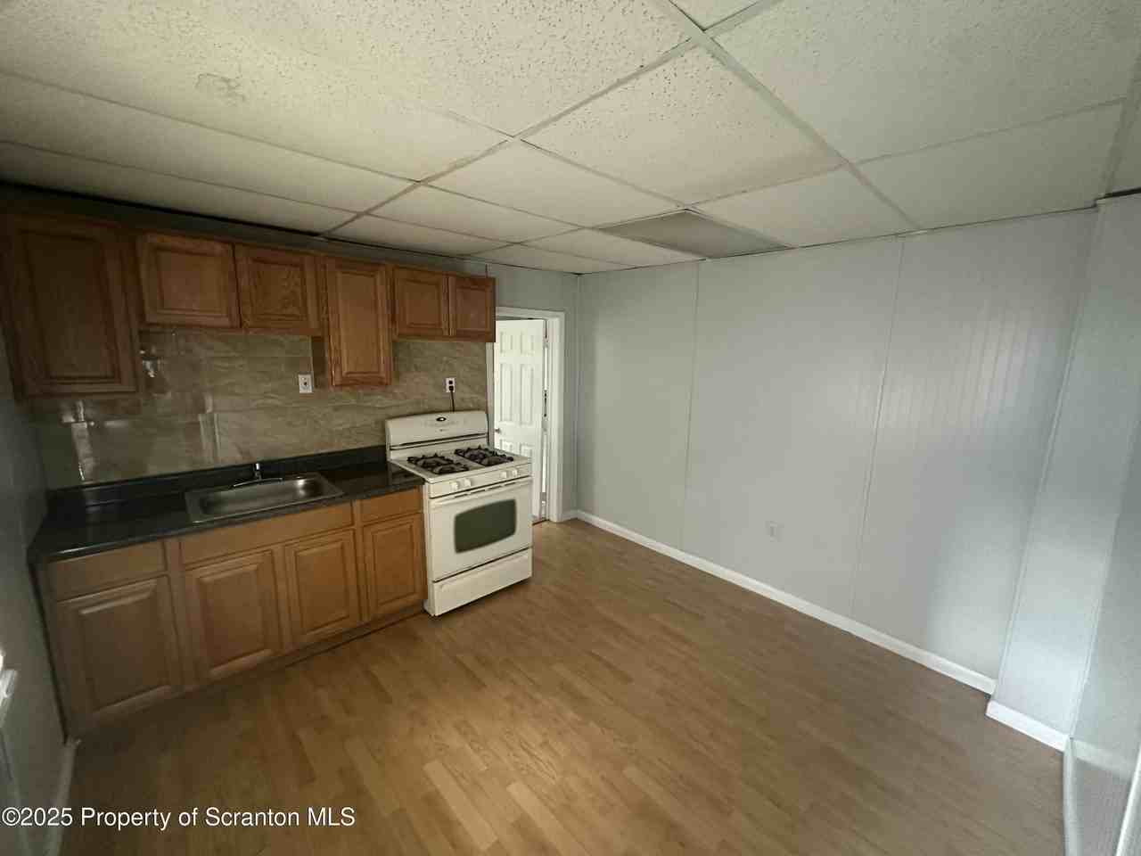 119 Center Avenue - Photo 7 of 18