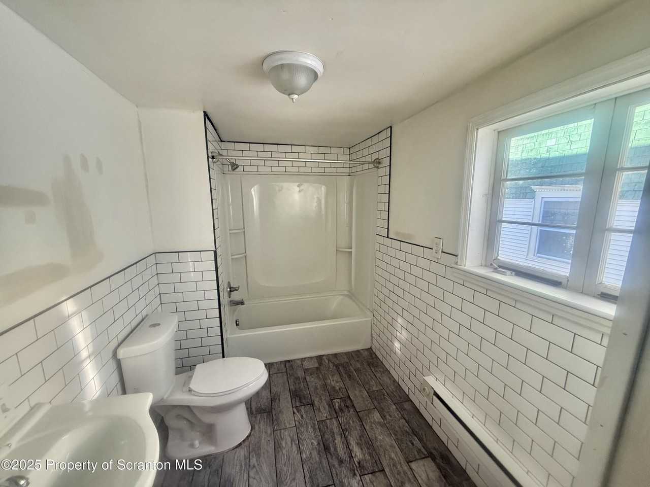 34 Terrace St - Photo 4 of 7