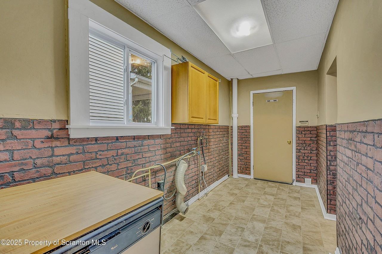 2819 Birney Avenue - Photo 6 of 20