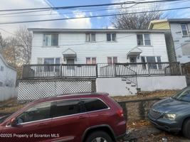 featured image of 225 North Bromley Avenue
