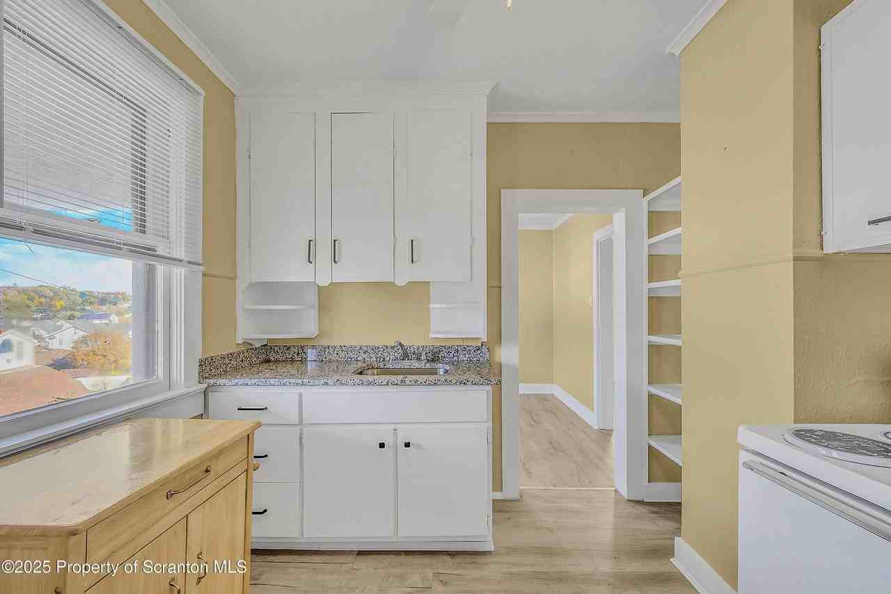 864 S Main St Unit 4 #4 - Photo 3 of 17