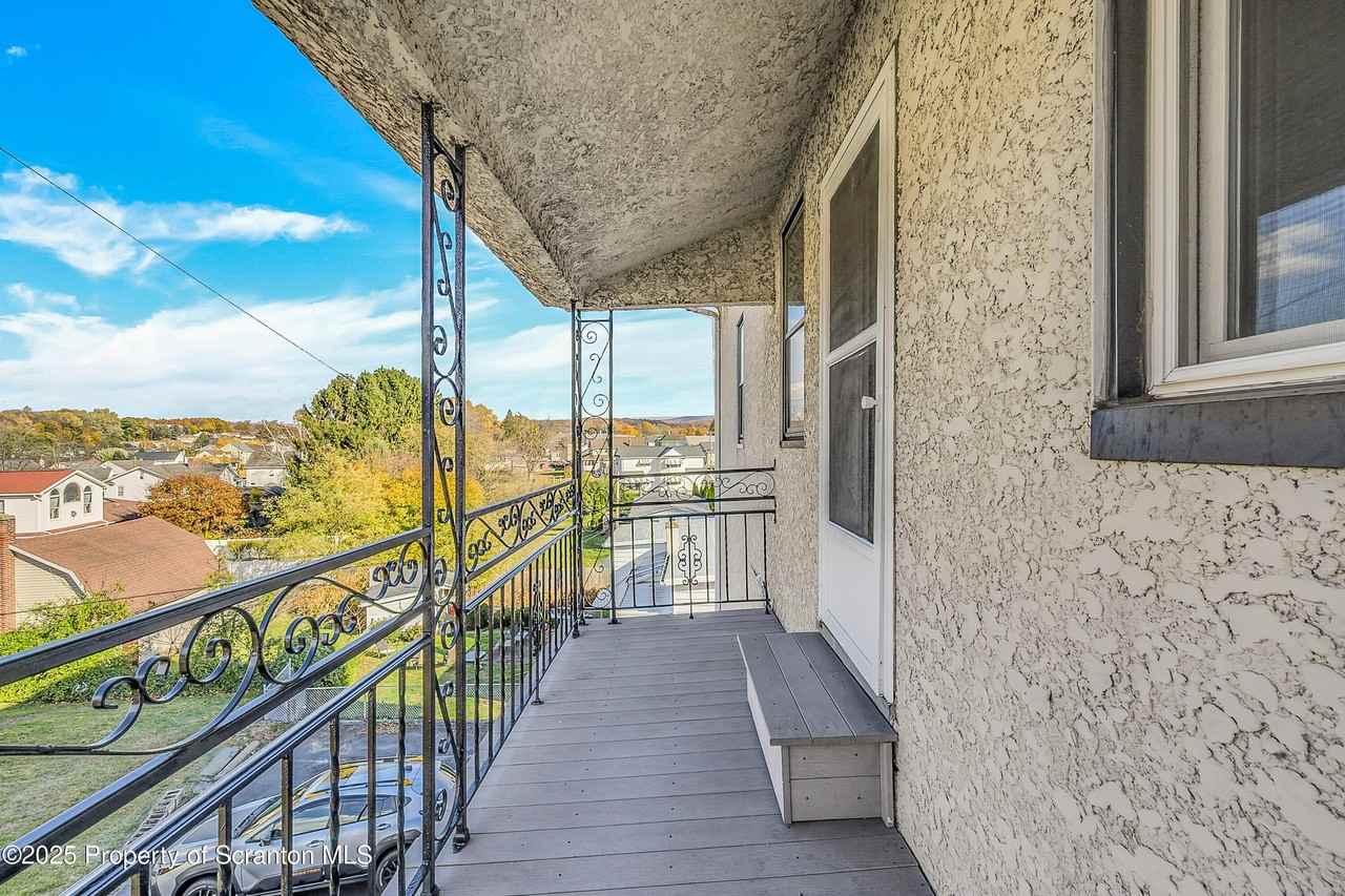 864 S Main St Unit 4 #4 - Photo 6 of 17