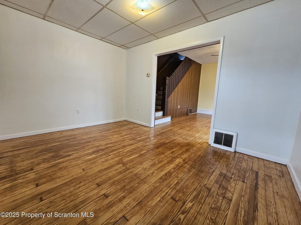 775 Bennett St - Photo 3 of 18