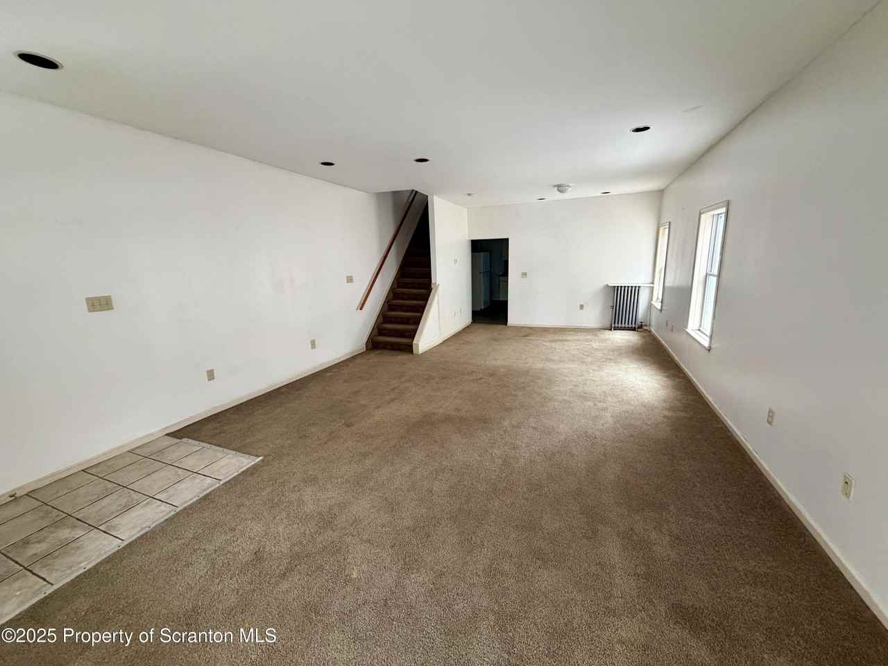 818 West Locust Street - Photo 3 of 15