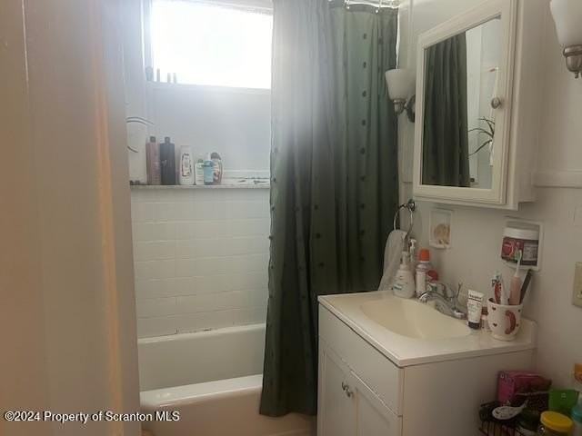 1543 Sanderson Ave Unit 1b #1B - Photo 3 of 12