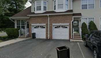 featured image of 1 Saddle Court