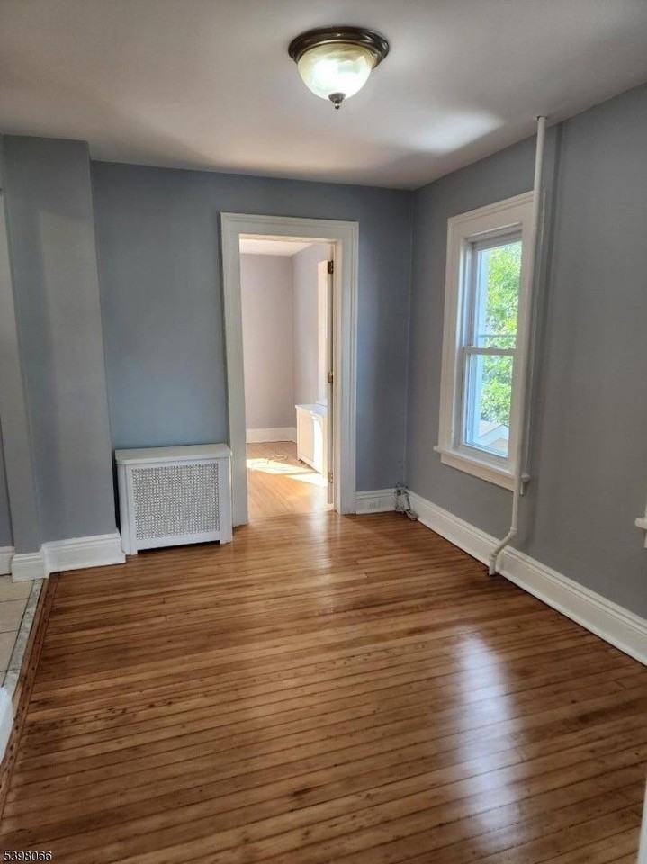 10 Westcott St - Photo 3 of 13