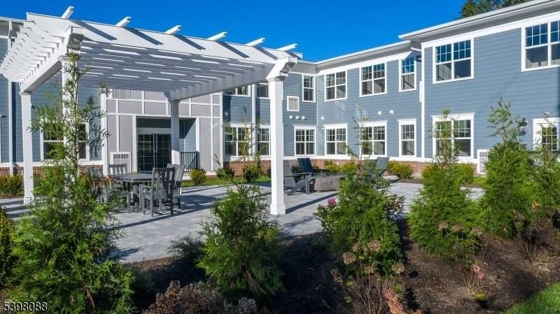 663 Springfield Avenue #53 - Photo 3 of 14