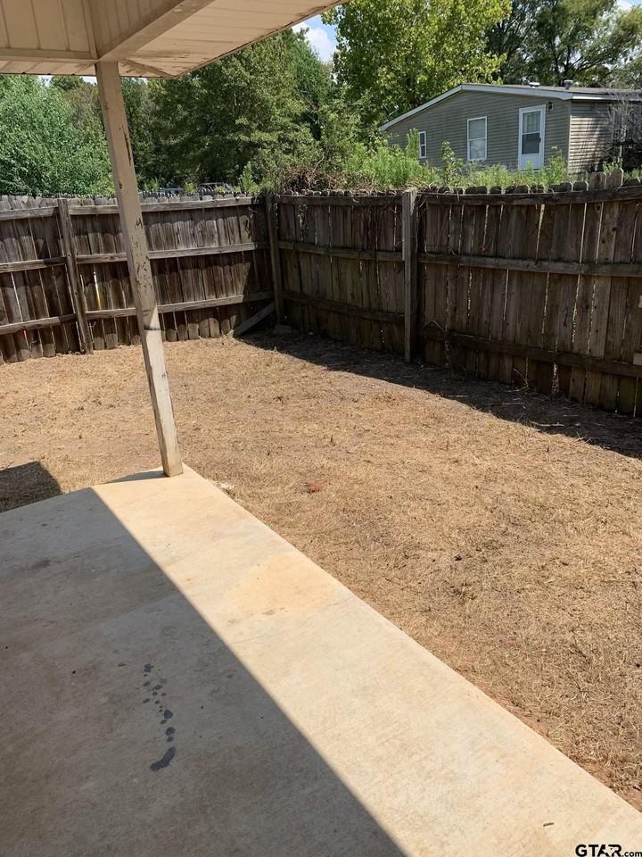 113 Elm Creek Dr - Photo 3 of 16