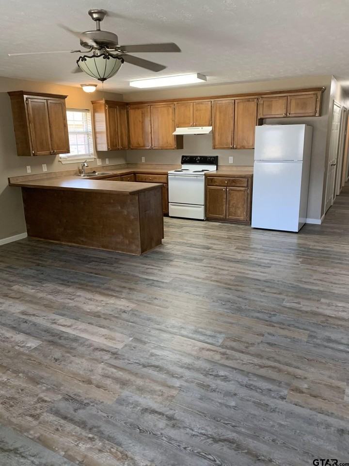 113 Elm Creek Dr - Photo 6 of 16