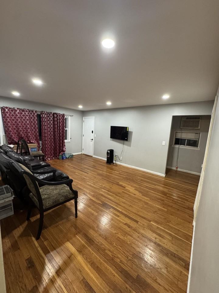 9119 Smith Ave #1stFL - Photo 3 of 10