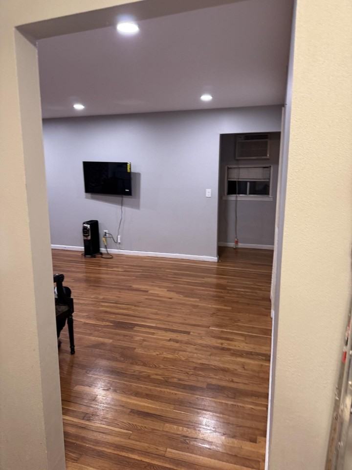 9119 Smith Ave #1stFL - Photo 5 of 10