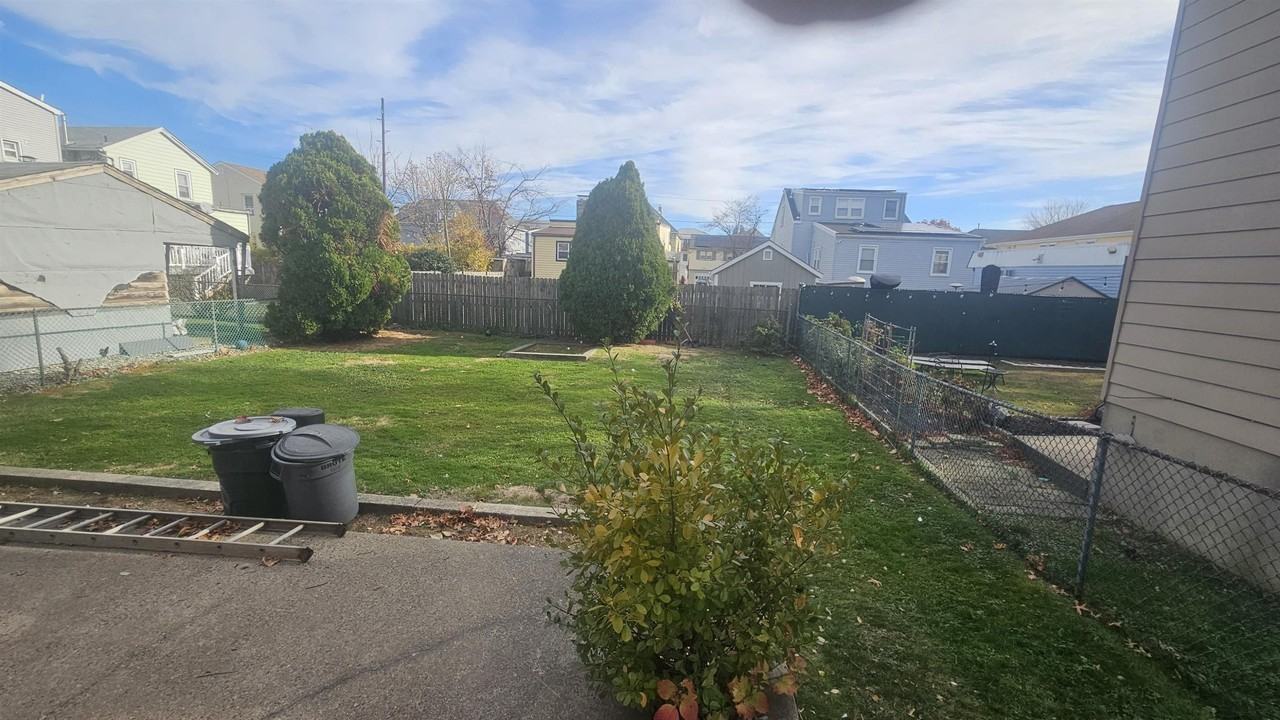 736 3rd St #1stFL - Photo 2 of 15