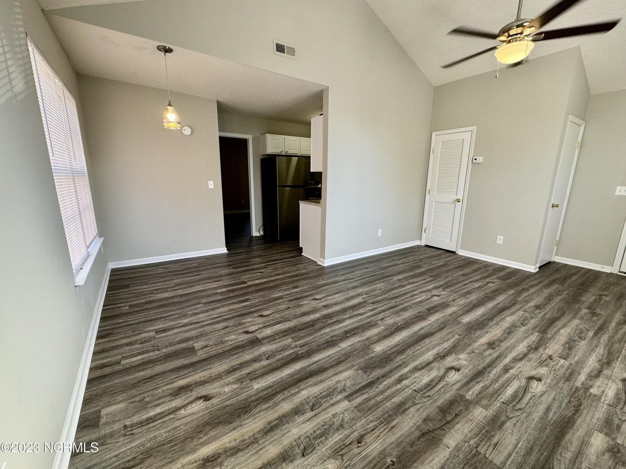 1247 Westpointe Dr - Photo 3 of 13