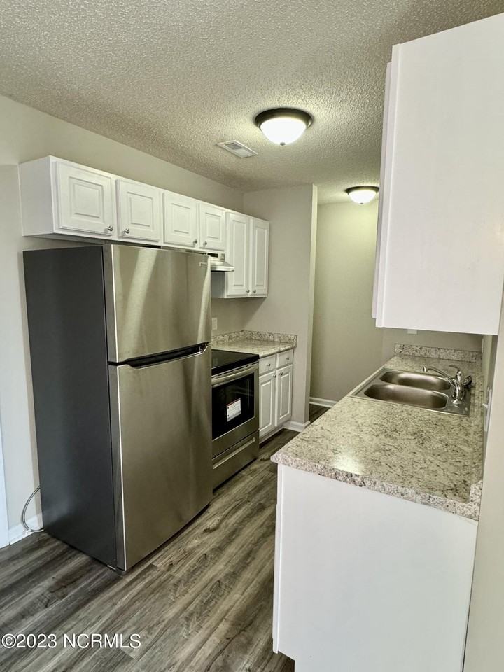 1247 Westpointe Dr - Photo 6 of 13