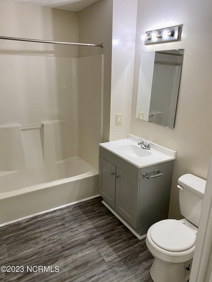 709 Patton Cir - Photo 3 of 6