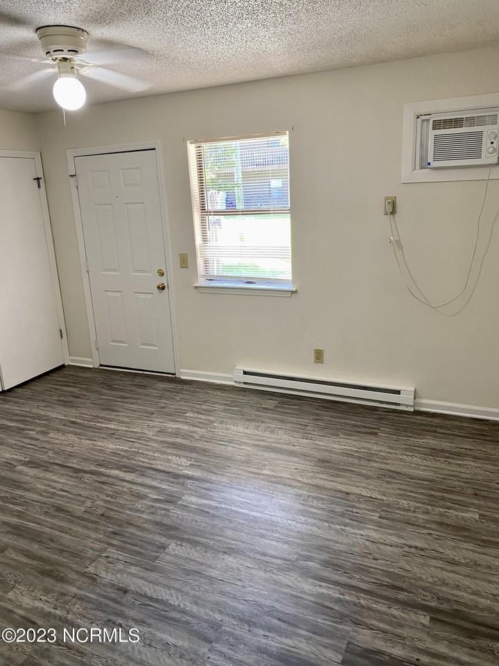 709 Patton Cir - Photo 4 of 6