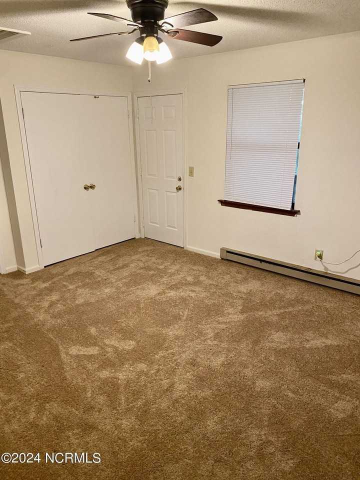 2609 Macgregor Downs Rd Apt 14 #14 - Photo 3 of 5