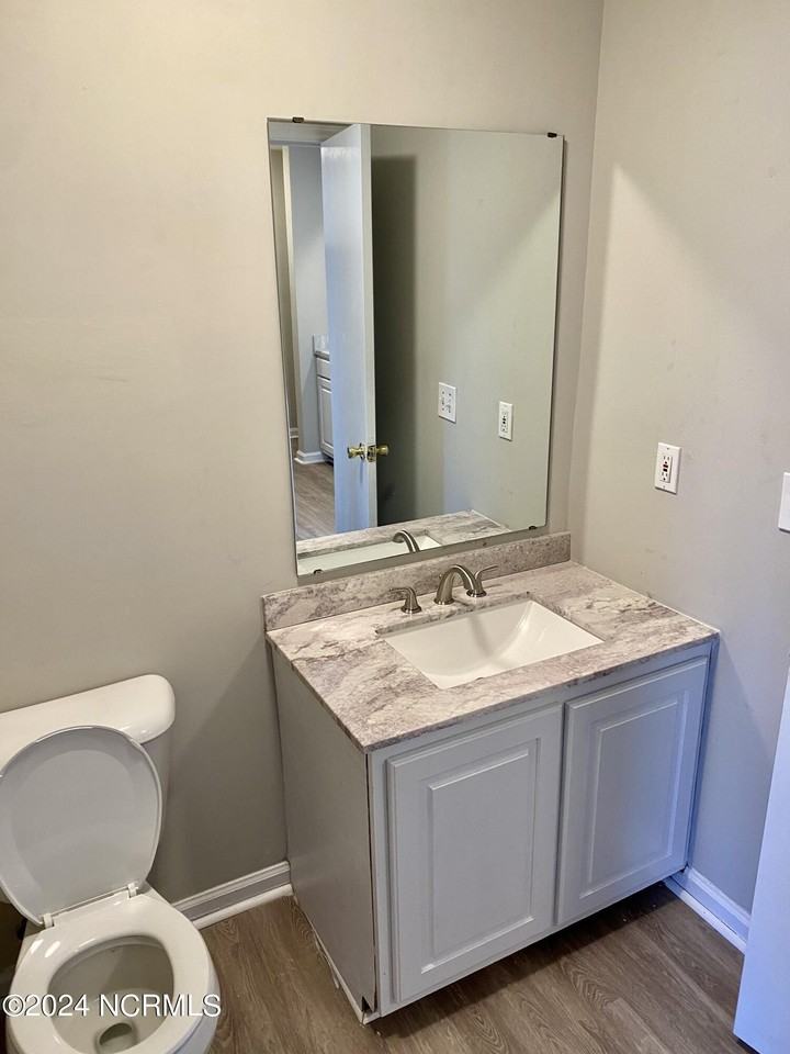 1287 Park West Dr Apt 2 #2 - Photo 3 of 7