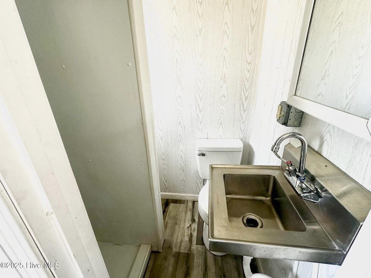 1810 Wilmington St - Photo 6 of 13