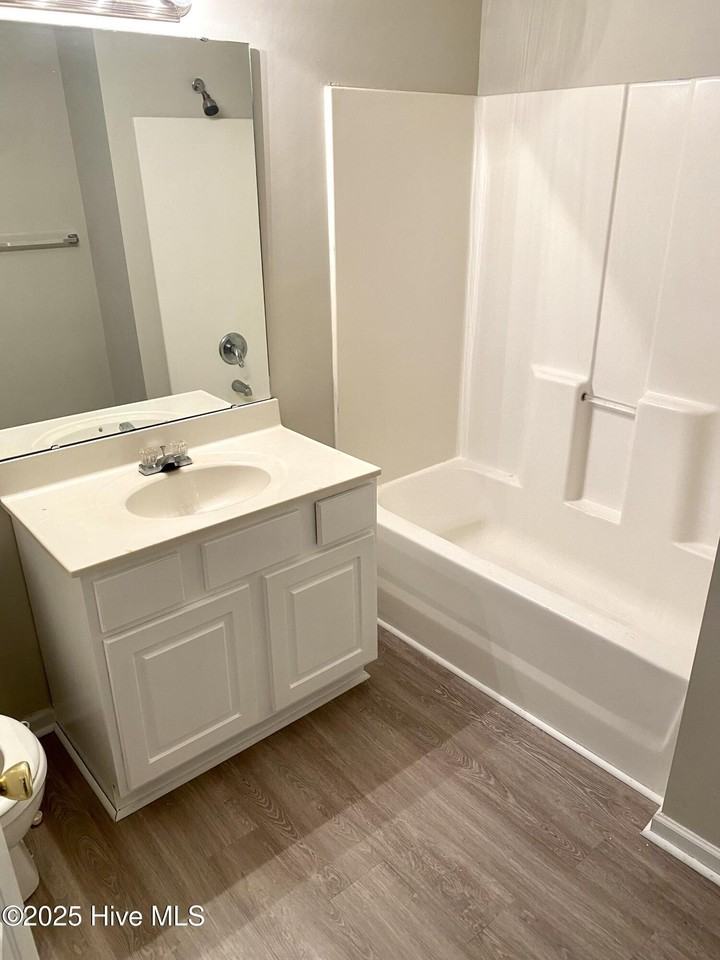 3001 Macgregor Downs Rd Apt 102 #102 - Photo 2 of 6