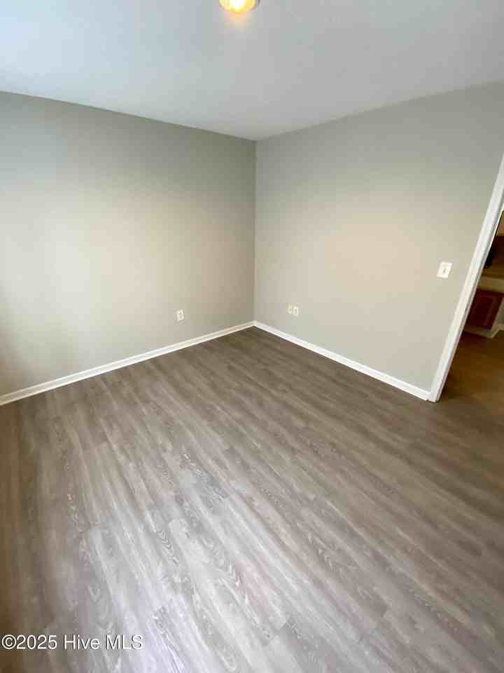 3001 Macgregor Downs Rd Apt 102 #102 - Photo 4 of 6