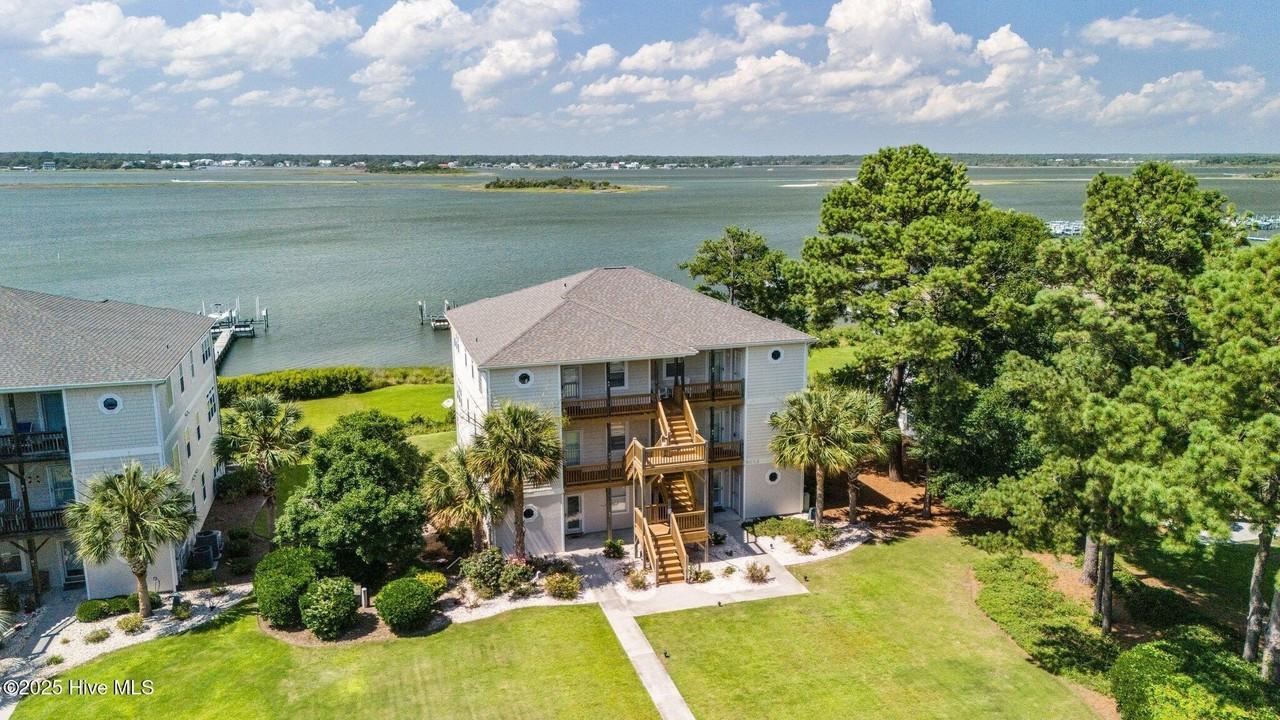 8632 Sound Dr Unit A3 #A3 - Photo 4 of 47