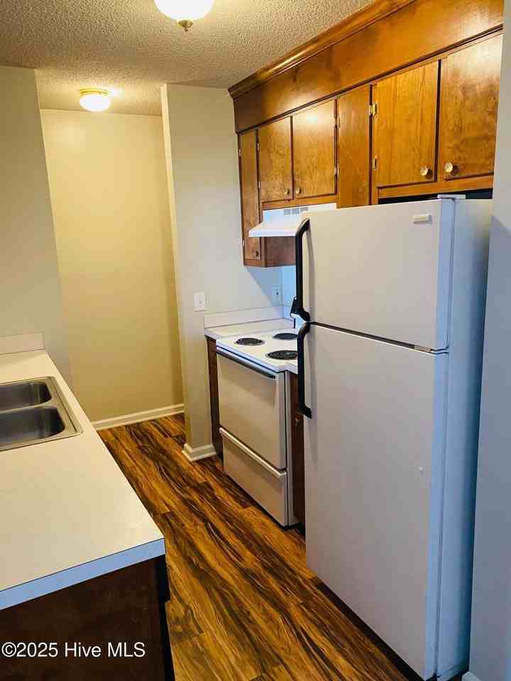 1213 E Fire Tower Rd Apt L #L - Photo 4 of 8