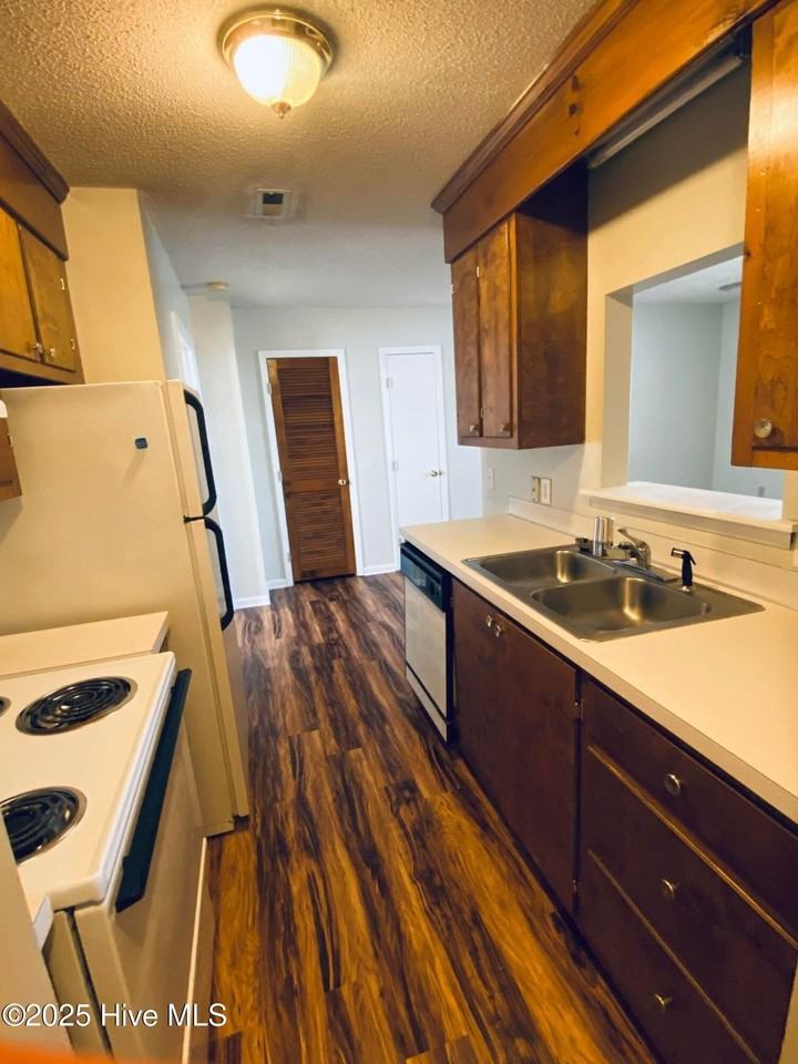 1213 E Fire Tower Rd Apt L #L - Photo 5 of 8