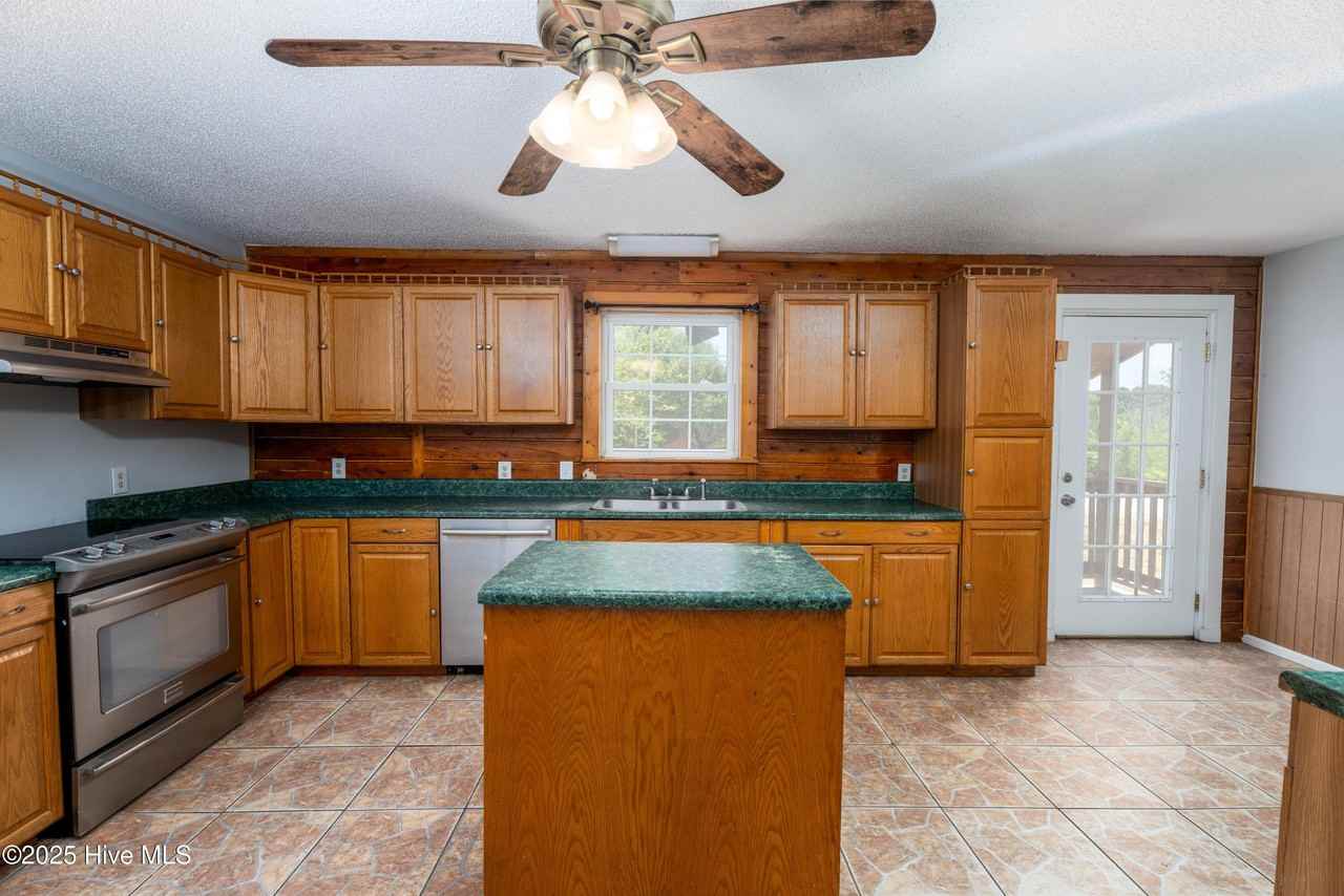 521 North Carolina Highway 172 - Photo 6 of 24