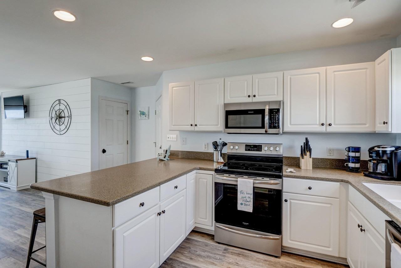 3800 Island Dr - Photo 7 of 33