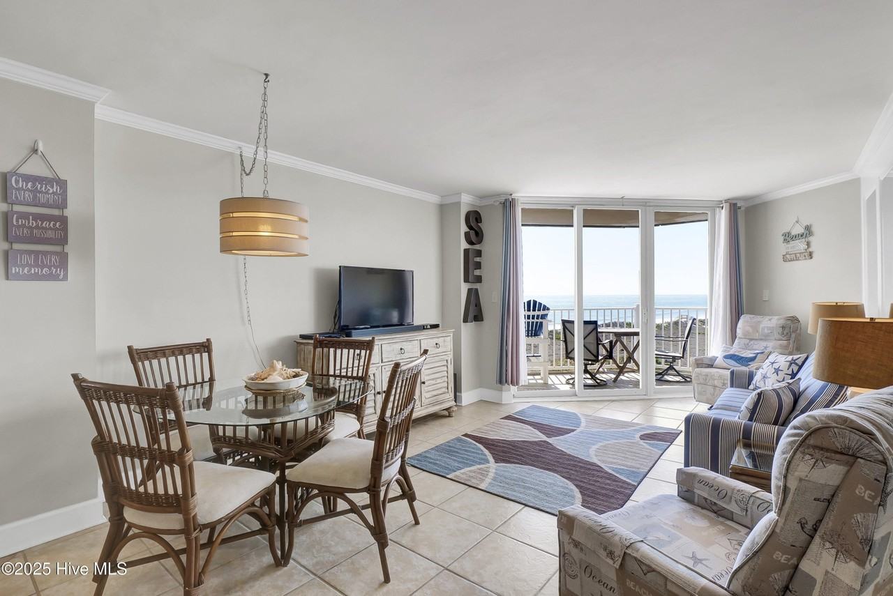 2000 New River Inlet Road #1302