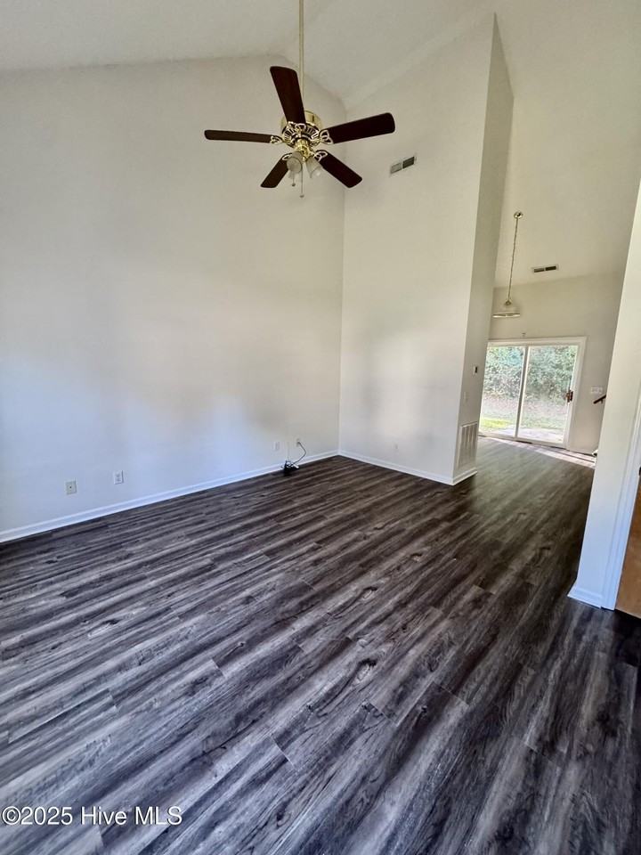 1118 Brownlea Dr Unit B #B - Photo 5 of 13