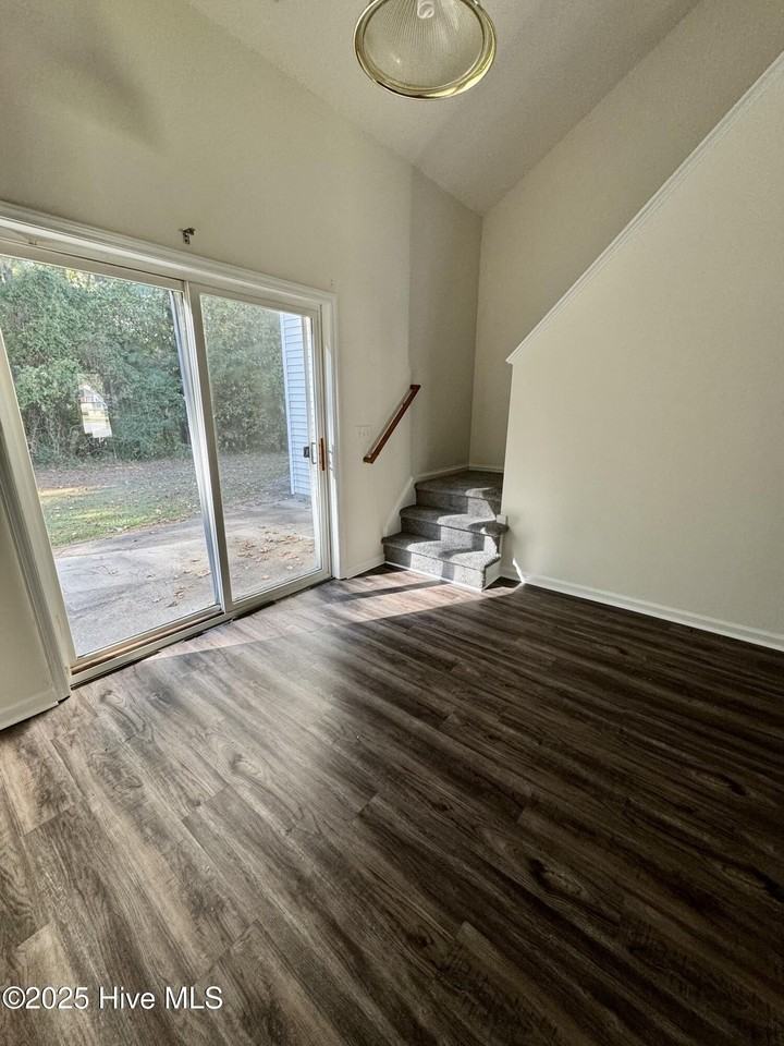 1118 Brownlea Dr Unit B #B - Photo 7 of 13