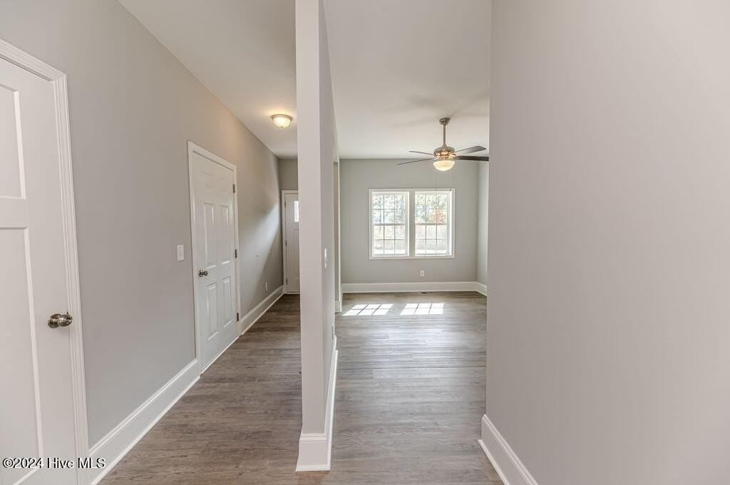 533 Stadium Dr - Photo 6 of 48