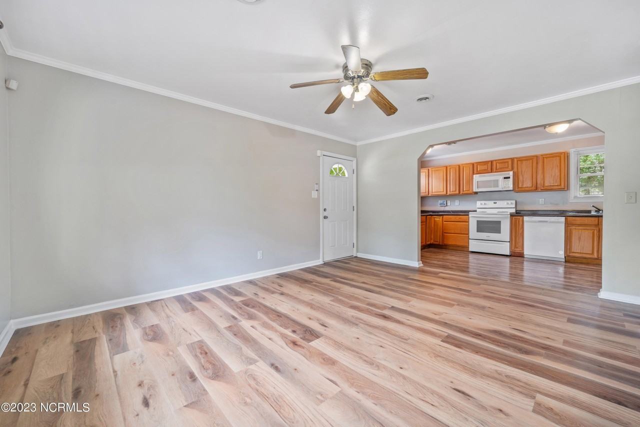 529 Henderson Dr - Photo 5 of 18