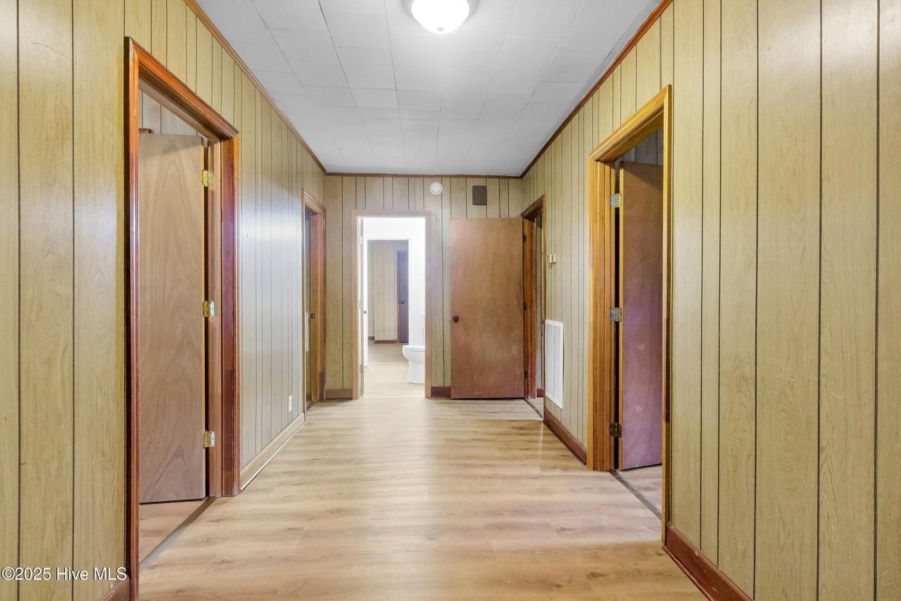 1614 Mckinley Ave - Photo 2 of 18