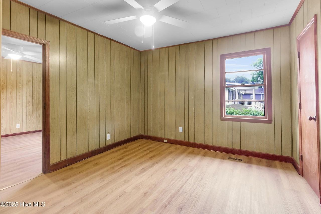 1614 Mckinley Ave - Photo 6 of 18