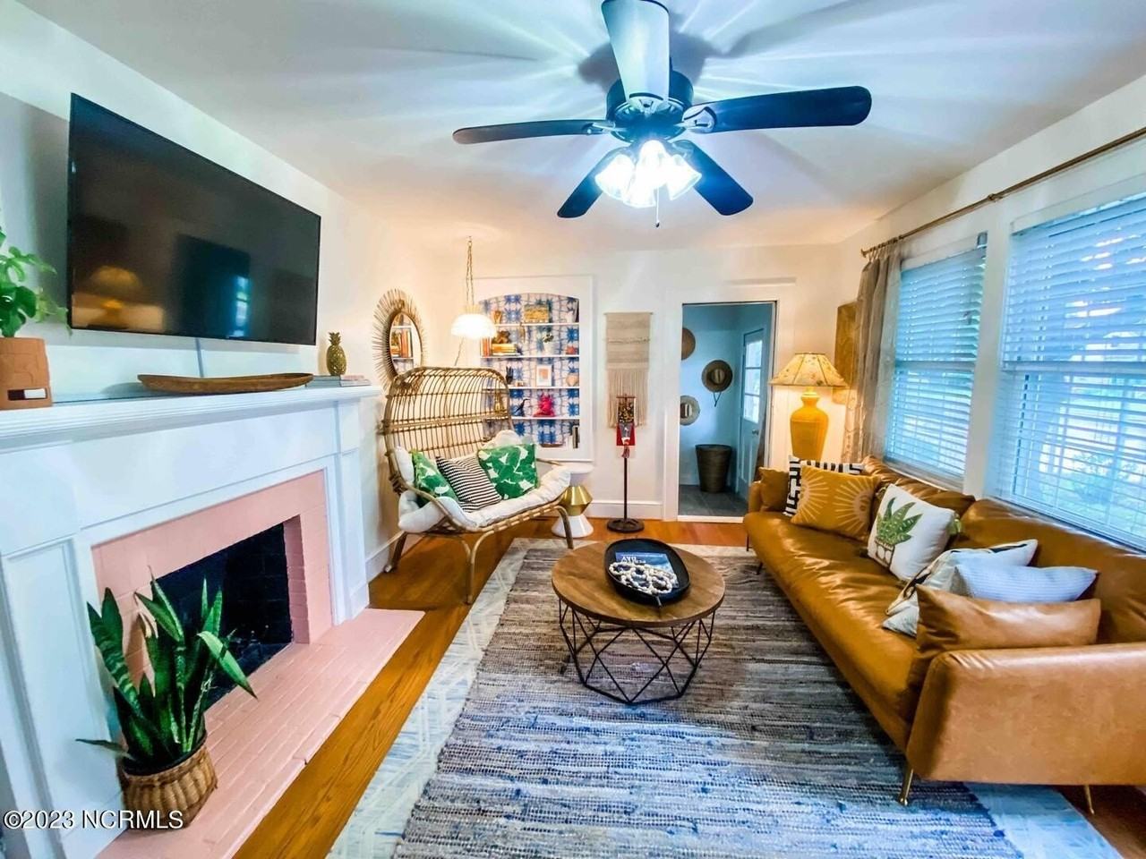 1900 Bridges St - Photo 7 of 50