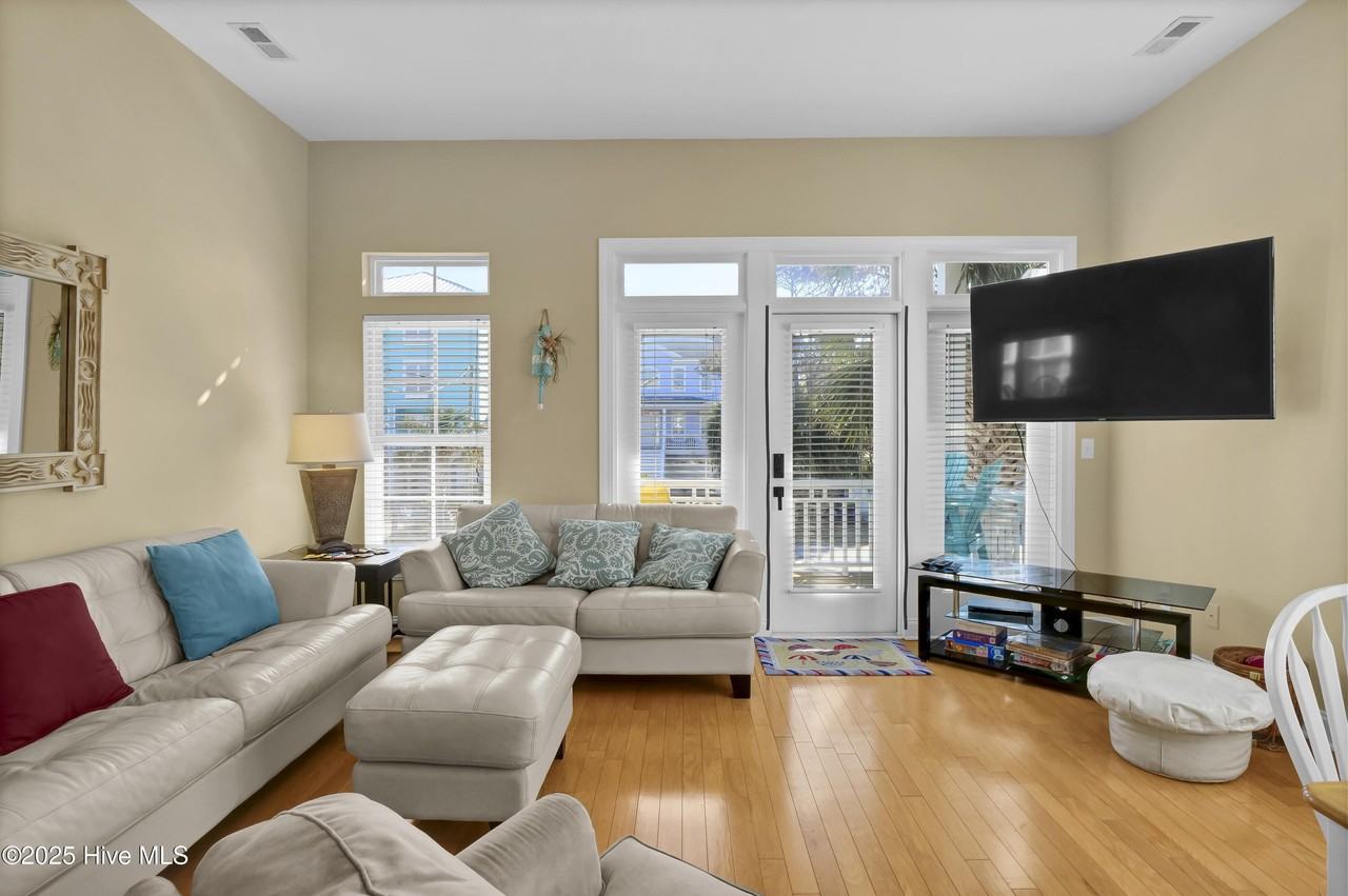 1218 Bowfin Ln Unit 1 #1 - Photo 7 of 30