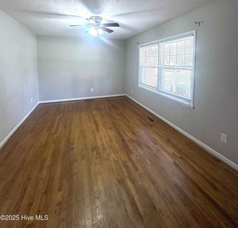 3817 Ashley Cir - Photo 2 of 14