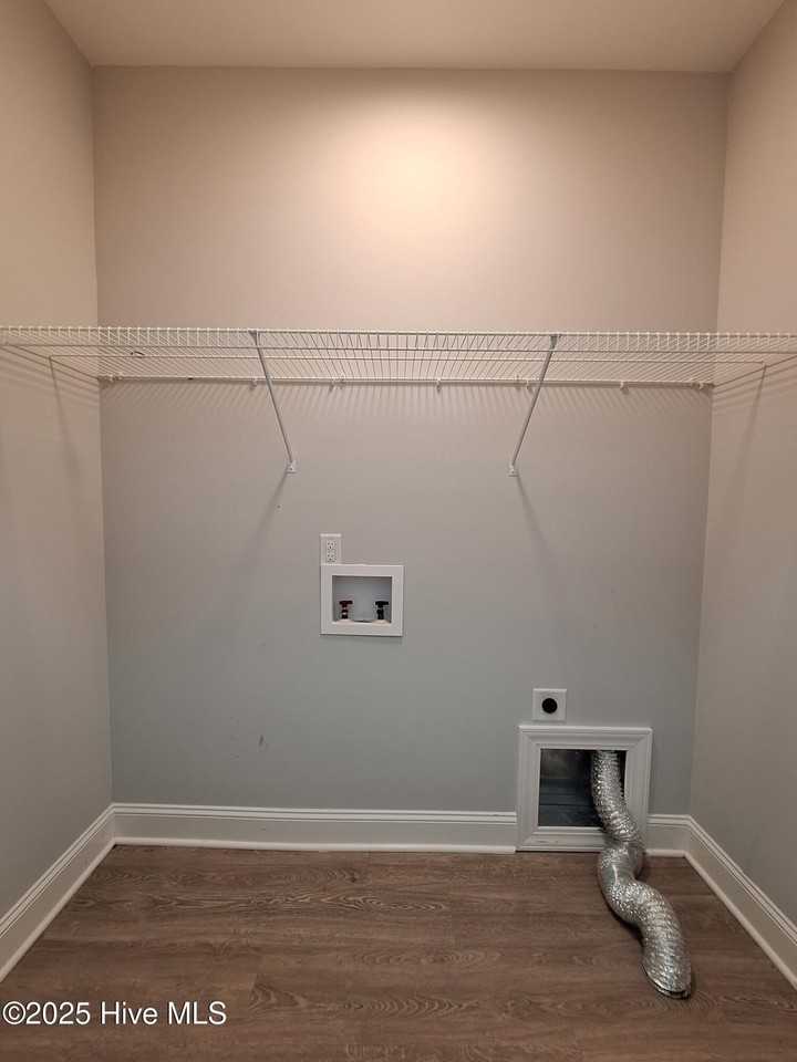 3928 Pensacola Dr - Photo 7 of 16