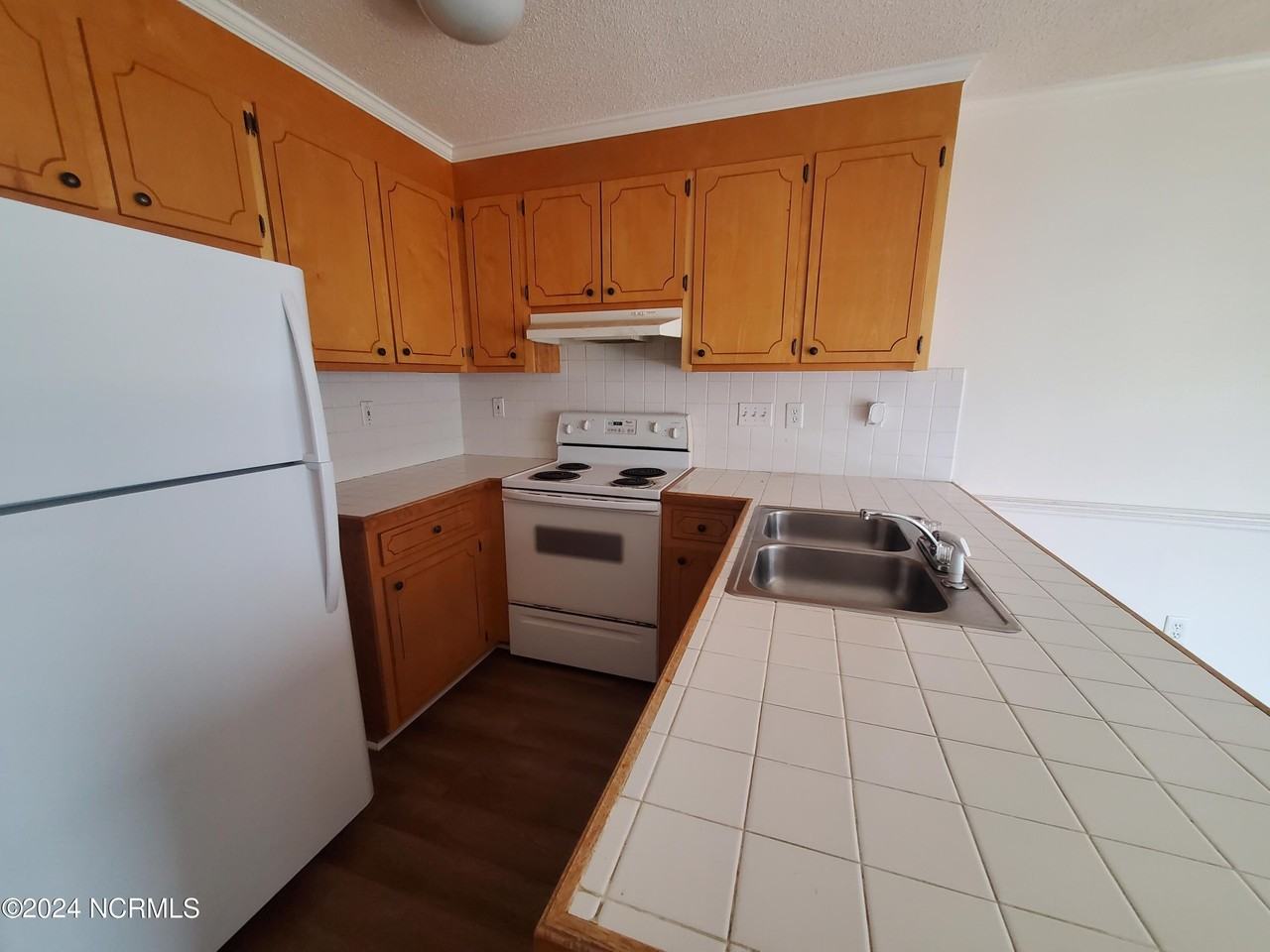 3805 Sterling Pointe Drive #S2 - Photo 7 of 16